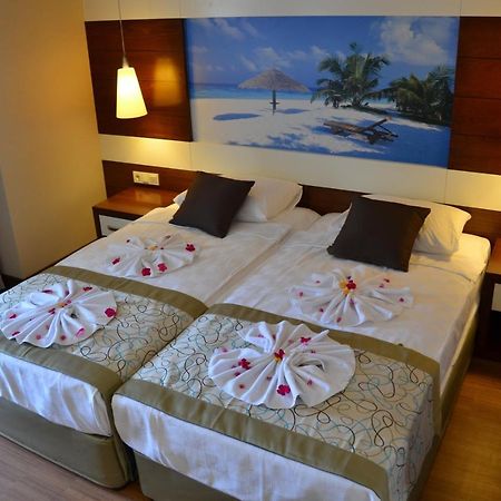 Holiday City Hotel (Adults Only) Side Kamer foto